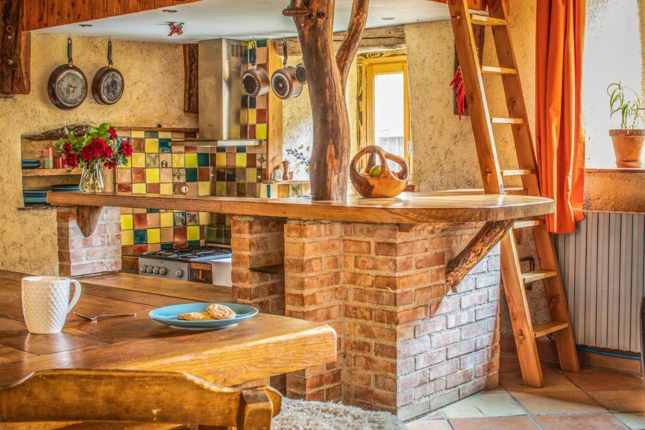 The Dragon Barn - Studio Ascou Luaran gambar